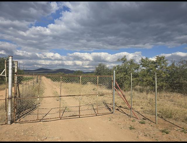 22.40HA FARM FOR SALE IN MOPANE